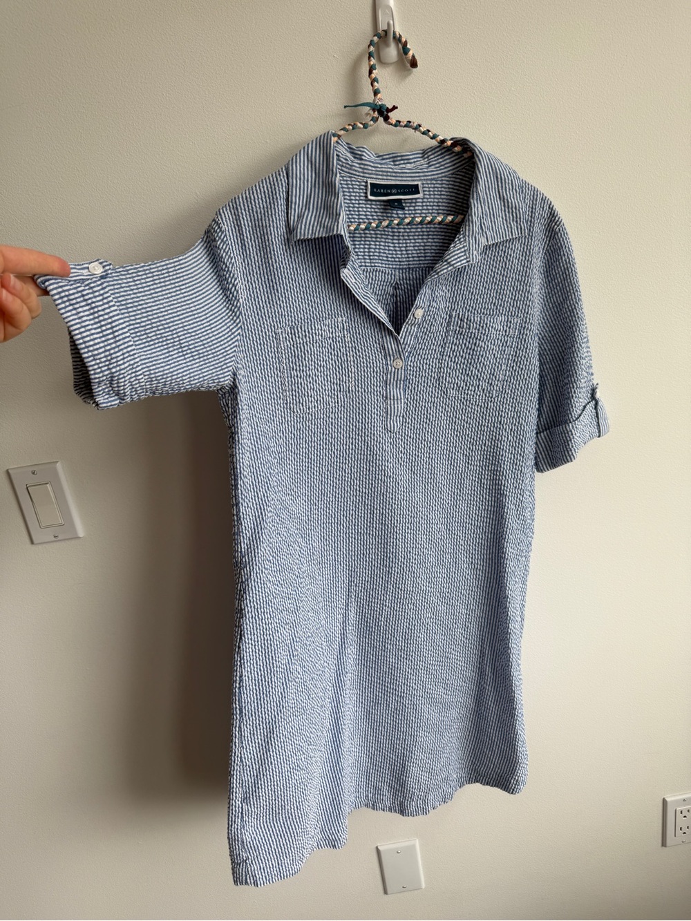 Karen Scott ladies sear sucker dress
Medium
